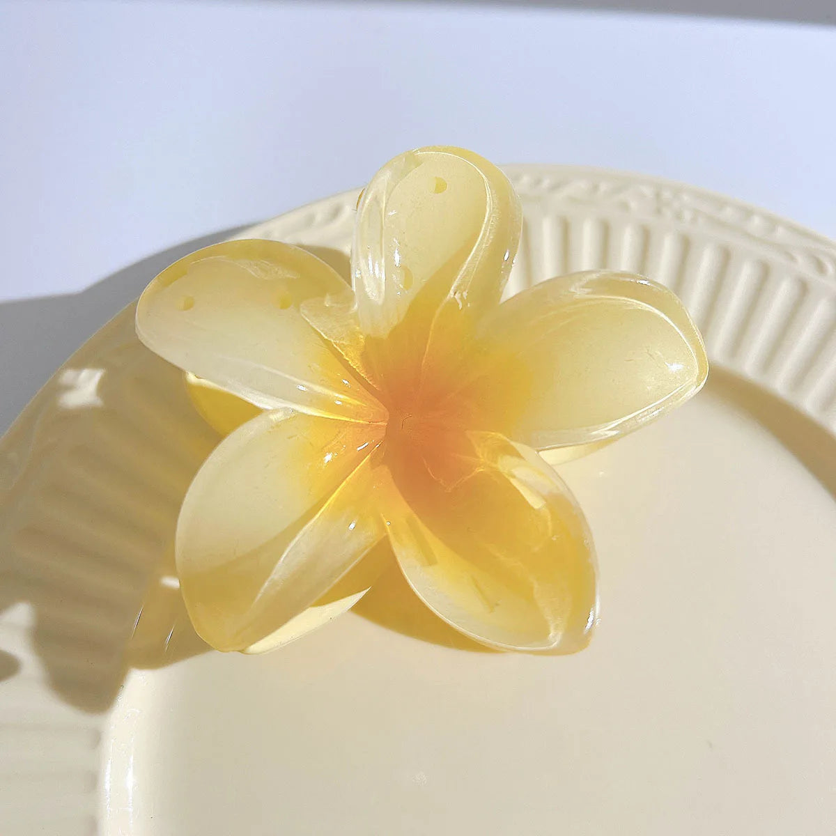 6-Pack Elegant Acrylic Plumeria Wer Claws, Large Colorful Hawaiian Hair Clips Women, Strong Grip For Weddings, Parties, Beach,