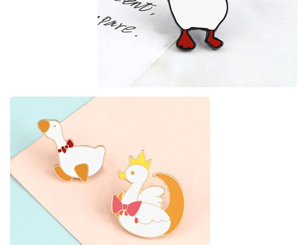 Funny Untitled Goose Brooch Animal Honk Honk Enamel Pins Cute Cartoon Duck Custom Bag Lapel Badge Jewelry Gifts for Kids Friends